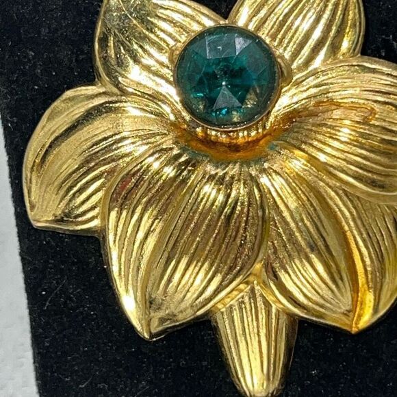 Vintage 1960's Flower Brooch Green Crystal Gold tone Regency Classic Edwardian - Picture 5 of 7